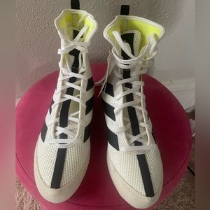 Boxing shoes never been worn